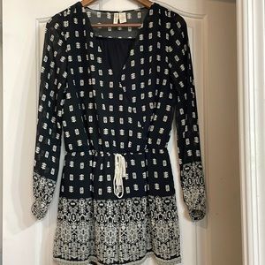 Japna Women’s Black Romper Size Medium